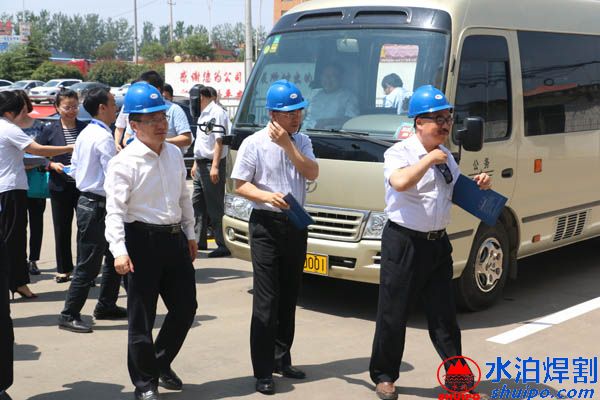 侯典峰、王力舟來水泊焊割